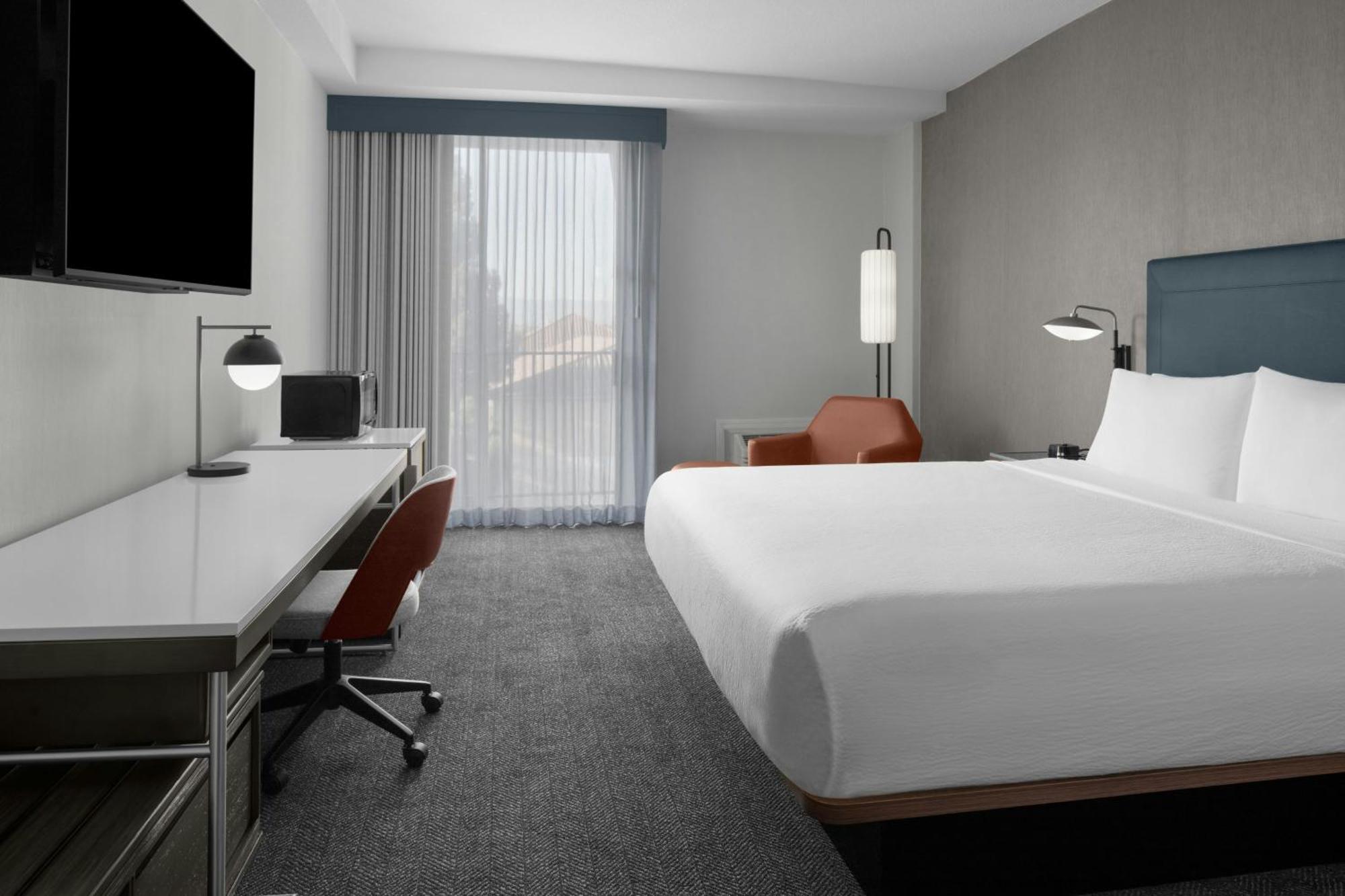Courtyard San Jose Airport Hotel Екстериор снимка