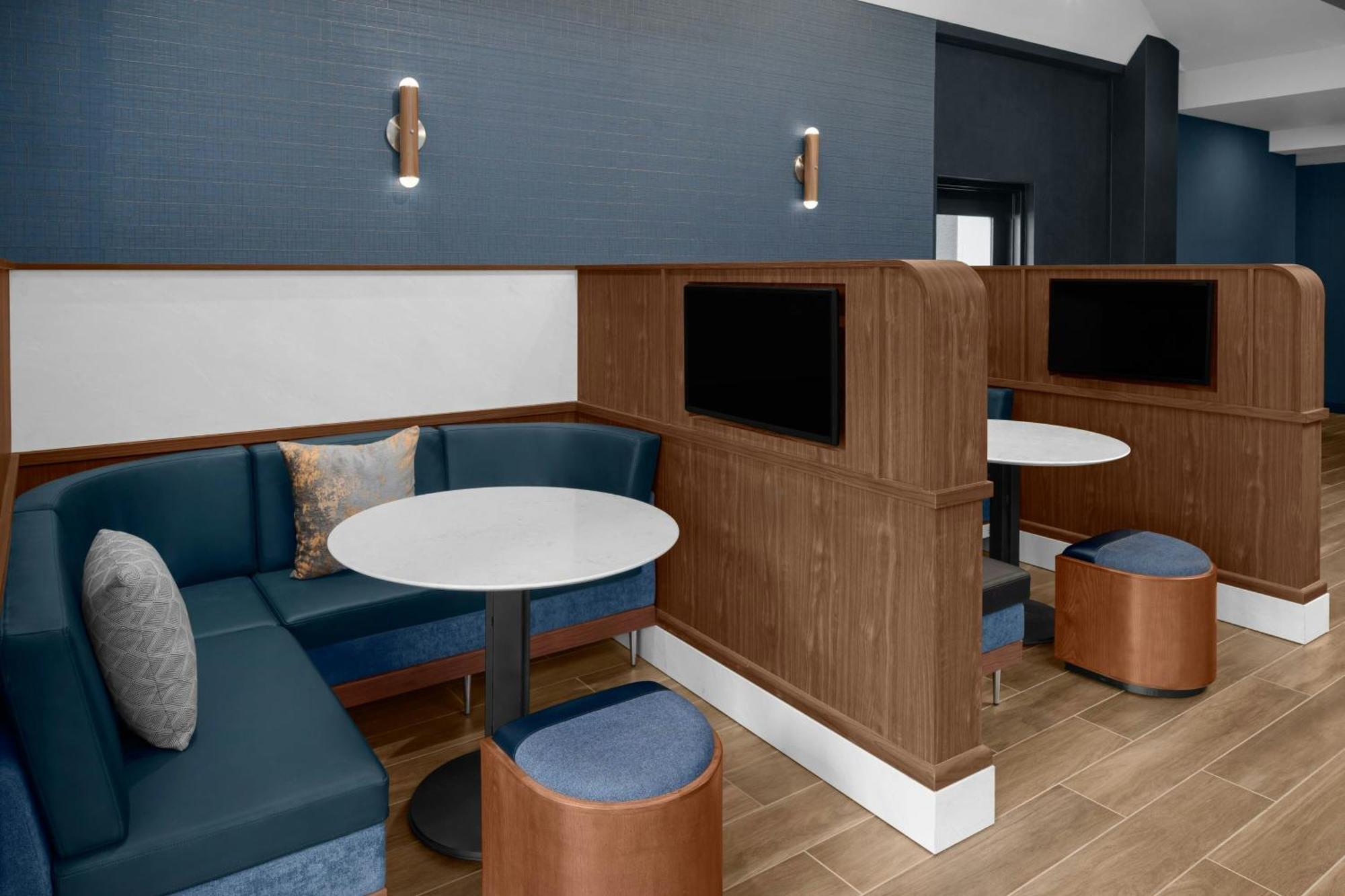 Courtyard San Jose Airport Hotel Екстериор снимка