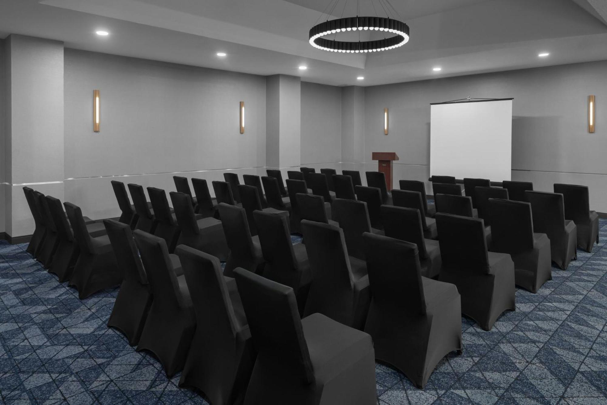 Courtyard San Jose Airport Hotel Екстериор снимка